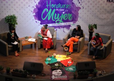 Panelistas del encuentro en clave mujer 2018